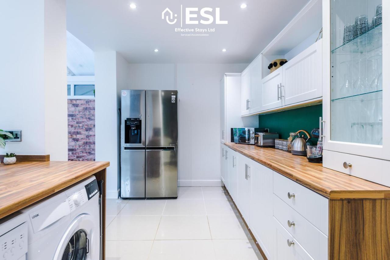 Open Plan - 3 Bedroom House - Garden And Outdoor Seating - Driveway Parking - Short Drive To City Centre Saughall Esterno foto