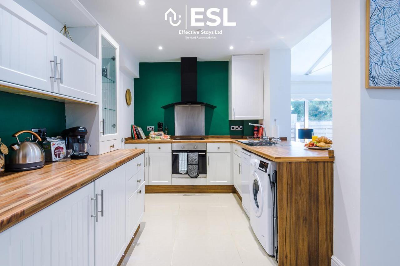 Open Plan - 3 Bedroom House - Garden And Outdoor Seating - Driveway Parking - Short Drive To City Centre Saughall Esterno foto