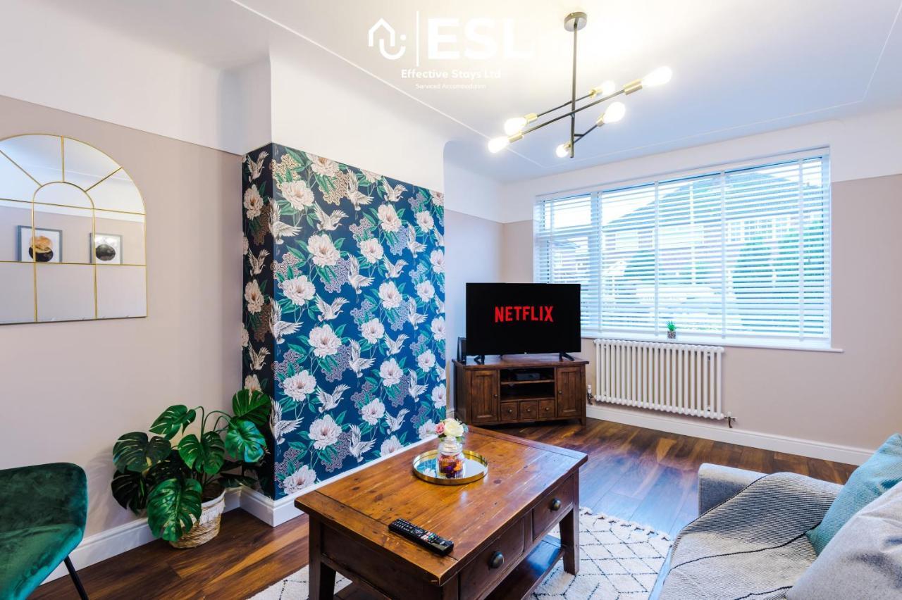 Open Plan - 3 Bedroom House - Garden And Outdoor Seating - Driveway Parking - Short Drive To City Centre Saughall Esterno foto