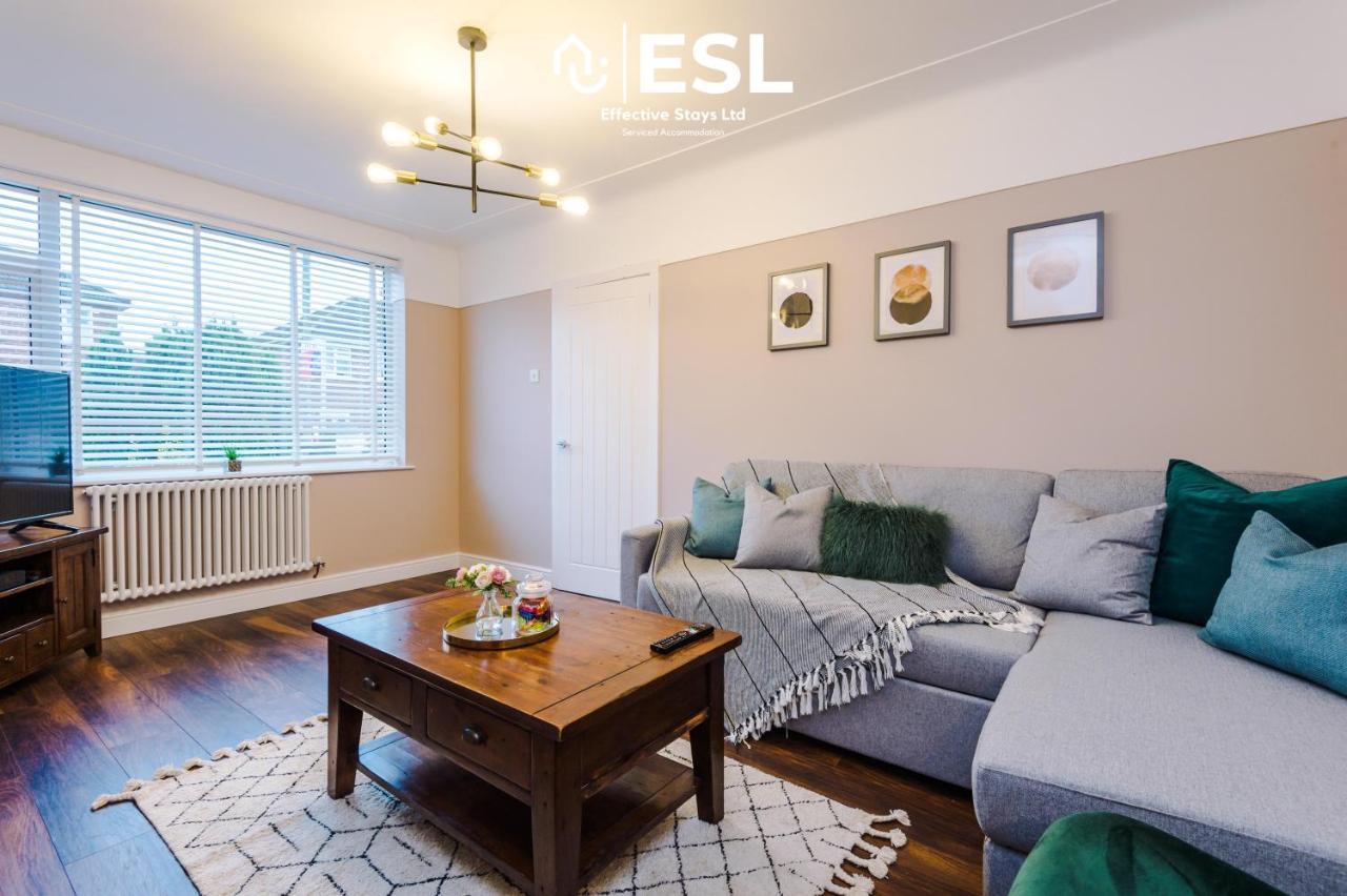 Open Plan - 3 Bedroom House - Garden And Outdoor Seating - Driveway Parking - Short Drive To City Centre Saughall Esterno foto