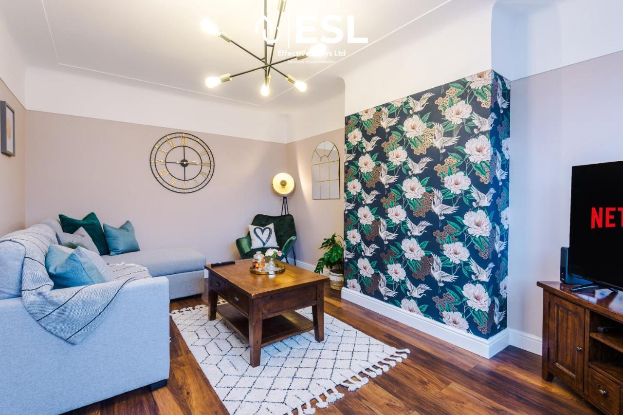 Open Plan - 3 Bedroom House - Garden And Outdoor Seating - Driveway Parking - Short Drive To City Centre Saughall Esterno foto