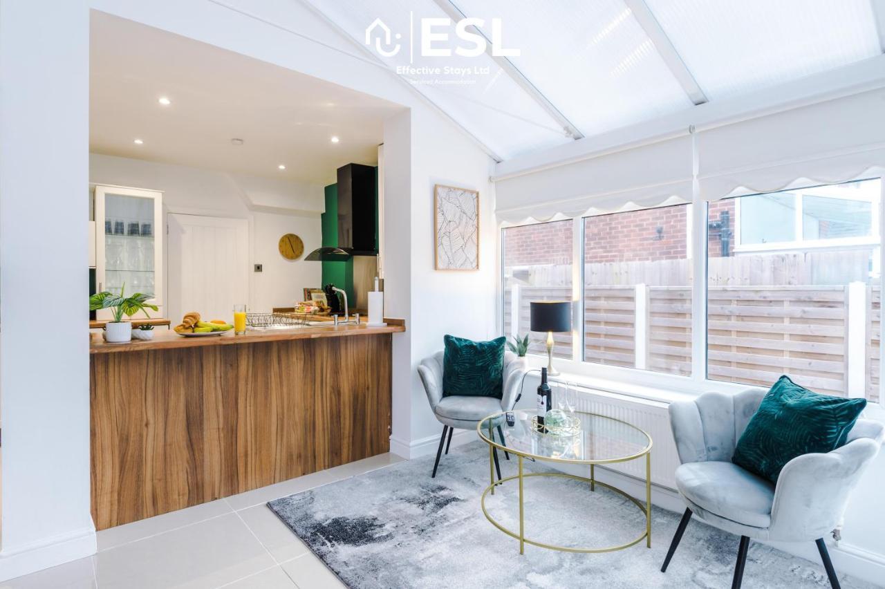 Open Plan - 3 Bedroom House - Garden And Outdoor Seating - Driveway Parking - Short Drive To City Centre Saughall Esterno foto