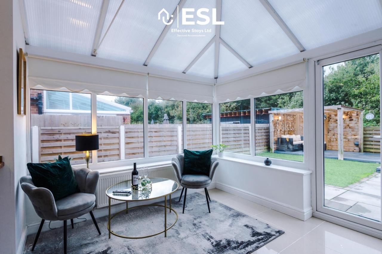 Open Plan - 3 Bedroom House - Garden And Outdoor Seating - Driveway Parking - Short Drive To City Centre Saughall Esterno foto